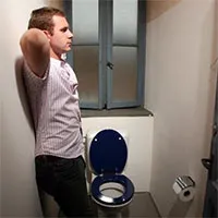 Đái rắt: Nguyên nhân, triệu chứng, chẩn đoán và điều trị