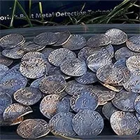 Phát hiện kho báu tiền cổ trị giá 6 triệu USD