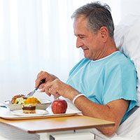 Ăn uống thế nào trước và sau mổ?