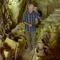 56 chiếc lọ trong lăng mộ của tể tướng Ai Cập chứa bí mật kinh người