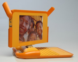 Mười chiếc laptop 100 USD đầu tiên được xuất xưởng