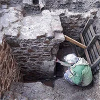 Phát hiện ngôi nhà 600 năm tuổi dưới lòng đất