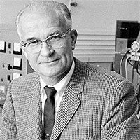 Cuộc đời người đoạt giải Nobel bị nhân viên tẩy chay