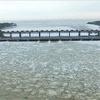 Tường băng khổng lồ ven hồ nước ngọt lớn nhất vùng Viễn Đông