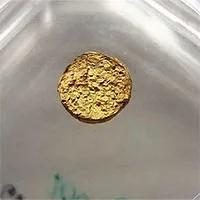 Vàng 18K mới siêu nhẹ làm từ nhựa thông thường