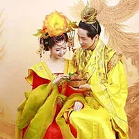Tại sao hoàng đế xưa qua đêm trăm nghìn mỹ nhân nhưng lại không mắc bệnh tình dục?