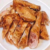 Gà hun khói rất ít dinh dưỡng, chuyên gia cảnh báo những người sau tuyệt đối không nên ăn