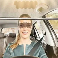 Kính che nắng thông minh tự tìm mắt lái xe để che