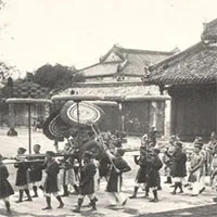 Vua chúa ngày xưa làm gì ngày mùng 1 Tết?