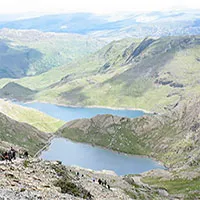 Ô nhiễm nhựa trên đỉnh núi cao nhất xứ Wales
