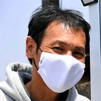 Dân Nhật đổ xô đi mua "khẩu trang tủ đông" để tránh nóng