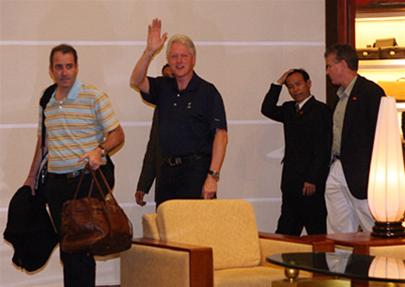 Cựu tổng thống Bill Clinton đến Việt Nam
