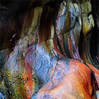 Bí ẩn hang động màu cầu vồng có khả năng chữa bách bệnh bị lãng quên ở Mỹ