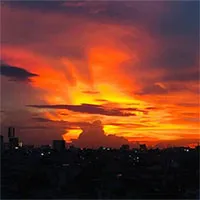 Giải mã mây "phượng hoàng lửa" xuất hiện trên bầu trời TP.HCM