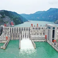Lũ dâng chạm chân Đại Phật: Trung Quốc sơ tán 10 vạn dân, 3 siêu đập "hộ giá" Tam Hiệp trước đe dọa lịch sử