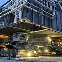 NASA vận chuyển bệ phóng khổng lồ bằng xe bánh xích