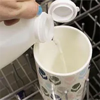 Giấm không phải là "chất tẩy thần thánh", đây là 9 thứ đừng bao giờ lau bằng thứ đó