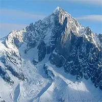 Ngọn núi bị nứt trên dãy Alps có thể sụp đổ bất cứ lúc nào