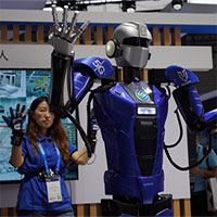 Robot 5G lặn thăm dò sự cố, giúp hệ thống đê điều an toàn hơn