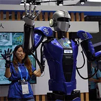 Robot 5G lặn thăm dò sự cố, giúp hệ thống đê điều an toàn hơn