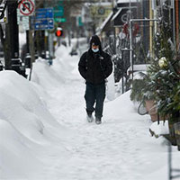 Khủng hoảng bão tuyết: Người dân Texas khốn đốn chống chọi với lạnh giá