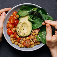 Nghiên cứu: Chế độ ăn thuần chay giúp giảm cân tốt hơn nhiều so với chế độ Địa Trung Hải