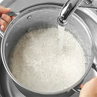 Chuyên gia Ấn Độ khuyên ngâm gạo trước khi nấu cơm: Lợi ích bất ngờ và 4 bước ngâm gạo đúng cách