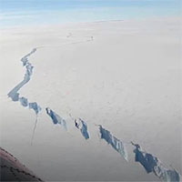 Vết nứt khổng lồ ở Nam Cực giải phóng tảng băng trôi rộng 1270km2