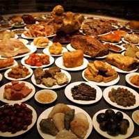 Đồ ăn thừa của Hoàng đế sau mỗi bữa ngự thiện được thái giám Tử Cấm Thành đưa đến chỗ ít ai ngờ