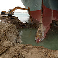 Tại sao không ai giải thoát được con tàu mắc kẹt ở kênh đào Suez?