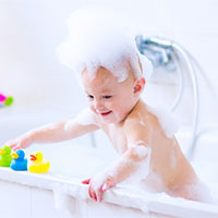 Nếu cả thế giới cùng nhảy xuống biển thì nước biển sẽ dâng lên bao nhiêu cm?