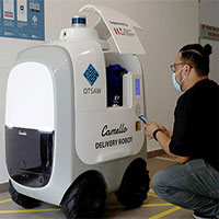 Robot giao hàng tự động đang phát triển tại Singapore