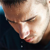 Tại sao nam giới đổ mồ hôi nhiều hơn phụ nữ?