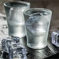 Các nhà khoa học Nga phát minh ra rượu vodka không gây nôn nao