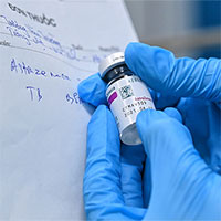 Tại sao vaccine gây phản ứng phụ?