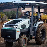 Công ty khởi nghiệp Mỹ ra mắt máy cày điện đầu tiên trên thế giới