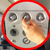 Tại sao không nên đóng lỗ thông gió trên máy bay?