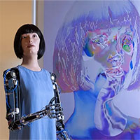 Robot thông minh tự vẽ chân dung gây tranh cãi