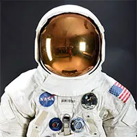 NASA kỳ công thiết kế bộ đồ phi hành gia mới, gồm 16 lớp, mất 4 tiếng để mặc