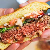 Các nhà khoa học đang tìm cách tạo ra các loại thịt nhân tạo từ thực vật thơm ngon hơn