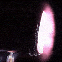 Đường hầm gió plasma phá hủy mô hình vệ tinh