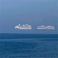 Ba tàu du lịch nối đuôi nhau "bay" ở ngoài khơi cộng hòa Síp