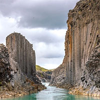 Những cột đá tự nhiên kỳ lạ ở đất nước của băng và lửa