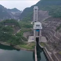 Thang máy 3 tầng nâng tàu thủy lên cao 199 m