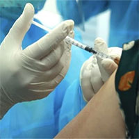 Sau khi tiêm vaccine bị sốt hay không sốt thì tốt hơn?