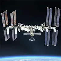 Phi hành gia dùng... bọt xà phòng để tìm vết rò rỉ trên ISS