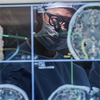 Thiết bị chạm vào sóng não giúp người bị liệt giao tiếp