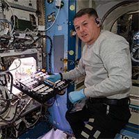 Lần đầu tiên phi hành gia trồng ớt trên Trạm vũ trụ quốc tế ISS