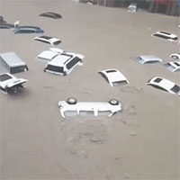 Những hình ảnh không thể tin nổi về trận lũ 