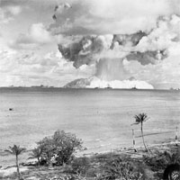 Tại sao bom hạt nhân phát nổ tạo thành đám mây hình nấm?